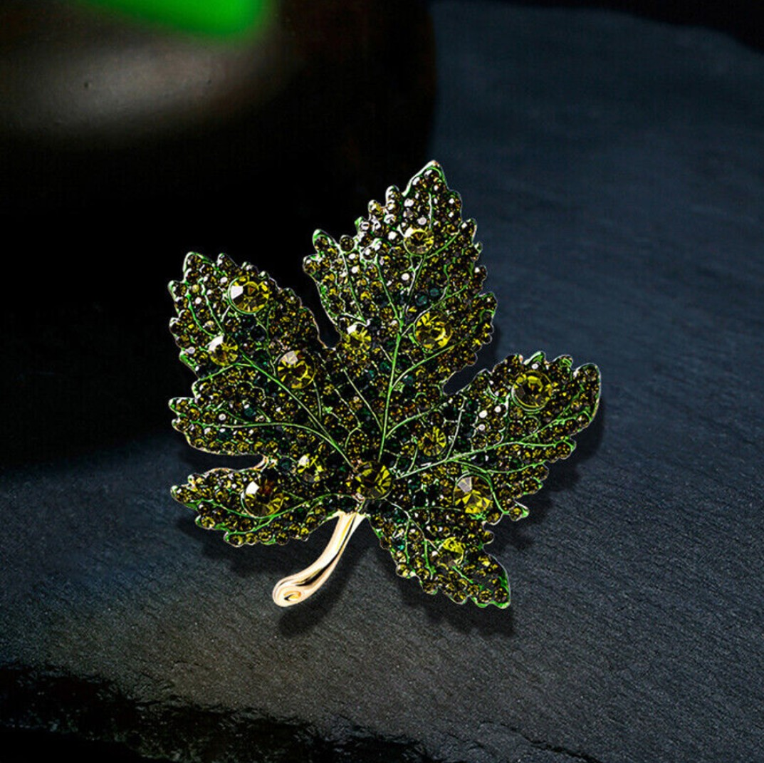 Broša sievietēm - kļavas lapa M1