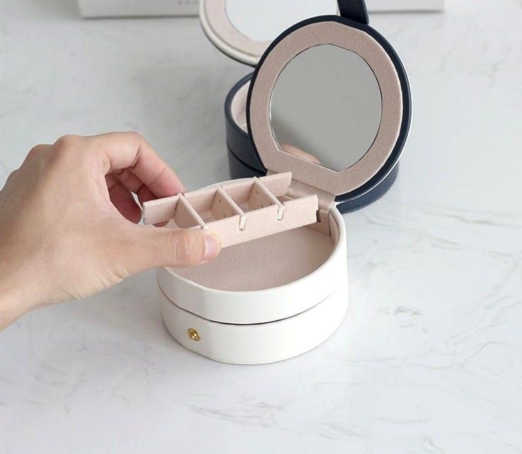 Rotaslietu kastīte V9