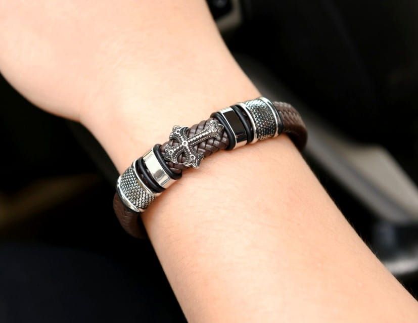 Vīriešu rokassprādze B4, melna A16