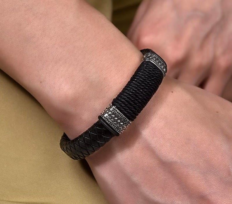 Vīriešu rokassprādze B2, melna A18