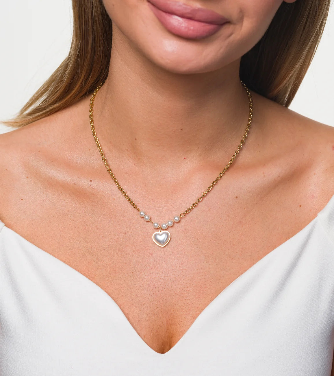 Zelta kaklarota ar sirds un pērļu kulonu, ķirurģiskais tērauds