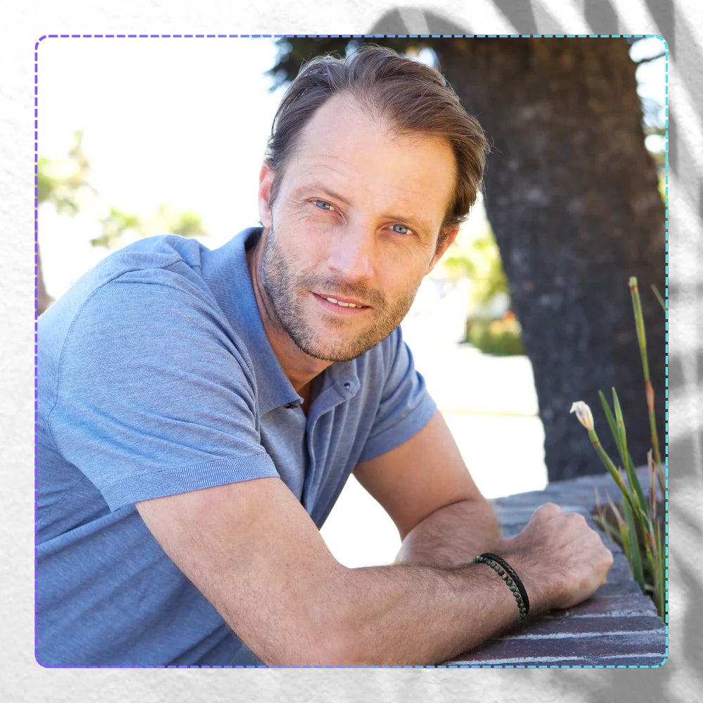 Vīriešu rokassprādze - melna āda un zaļi akmeņi