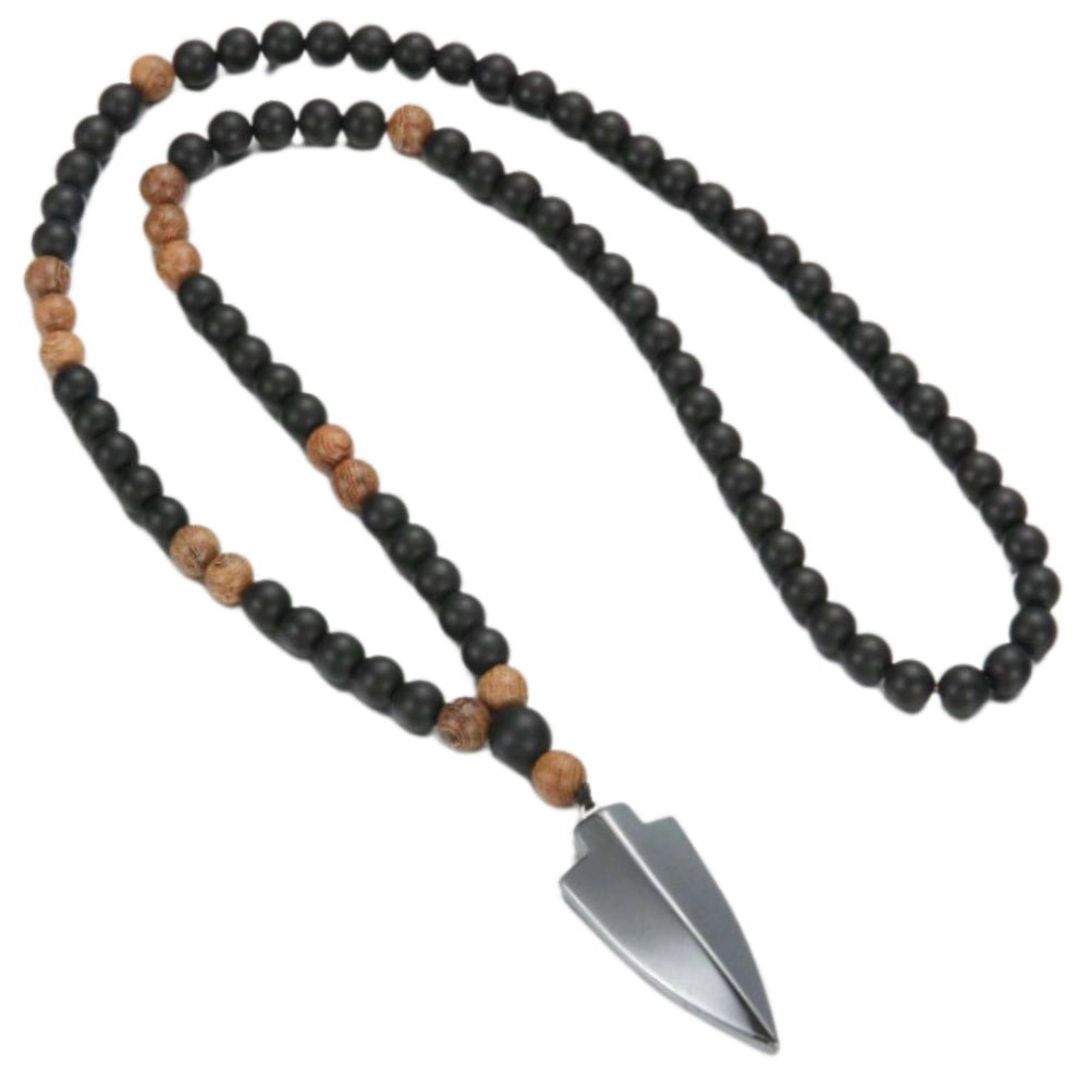 Kaklarota ar melnu obsidiāna kulonu un hematītu