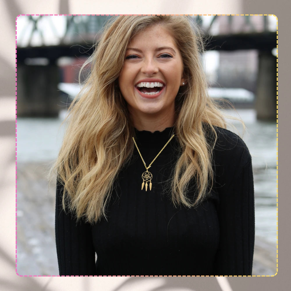 Zelta kaklarota ar sapņu ķērāju, tērauda