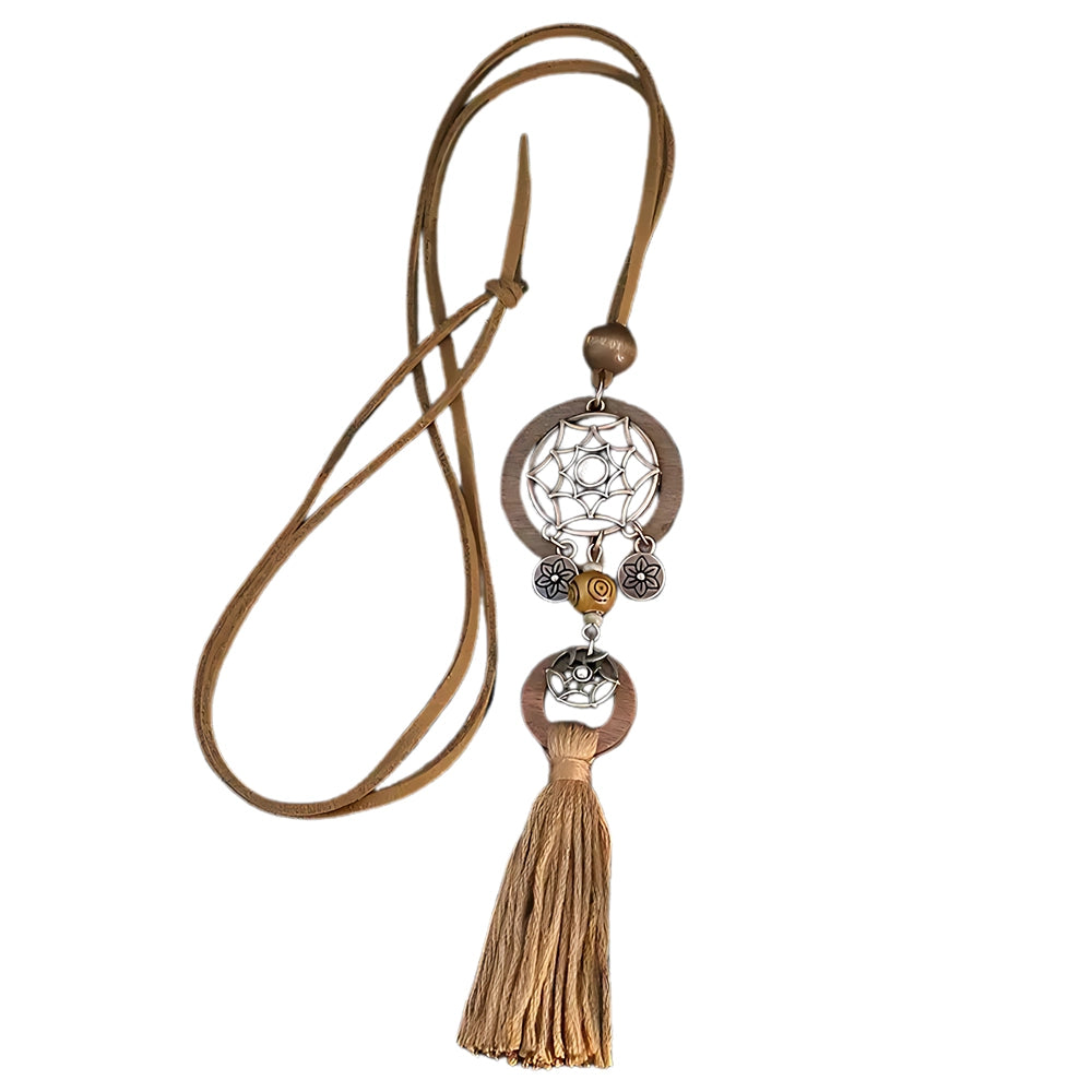 Brūna boho stila kaklarota ar sapņu ķērāju un pušķīšiem