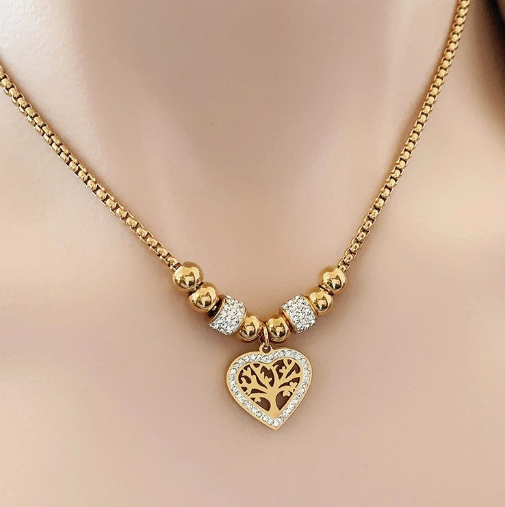 Zelta ķēdītes kaklarota ar sirsniņu un cirkonu