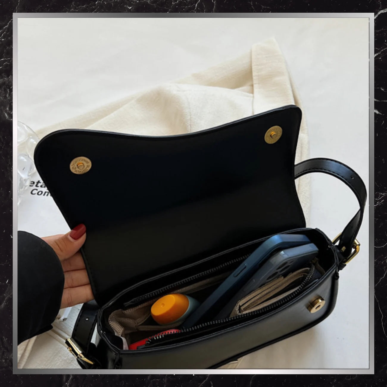 Sieviešu rokassoma BAD&BAGS, melna āda, maza