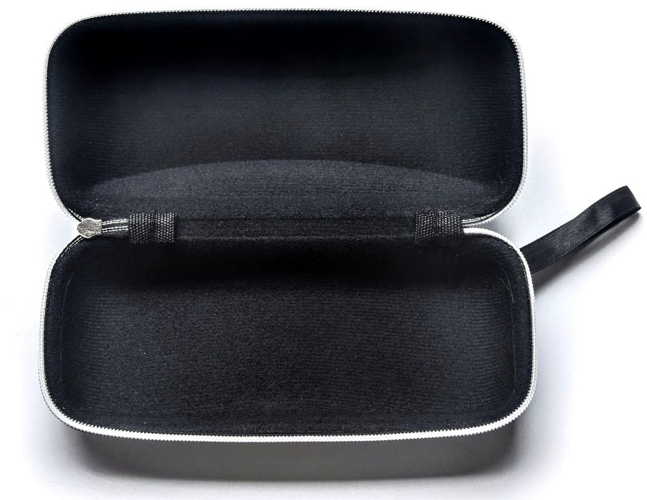 Briļļu maciņš F16