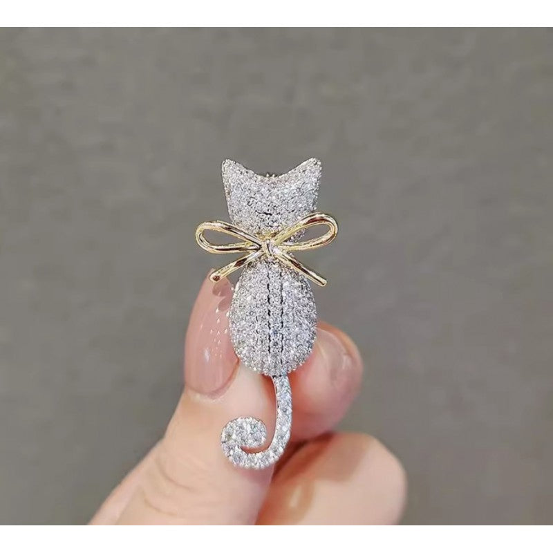 Dekoratīva piespraude ar kristāliem "Kaķis" BZ176