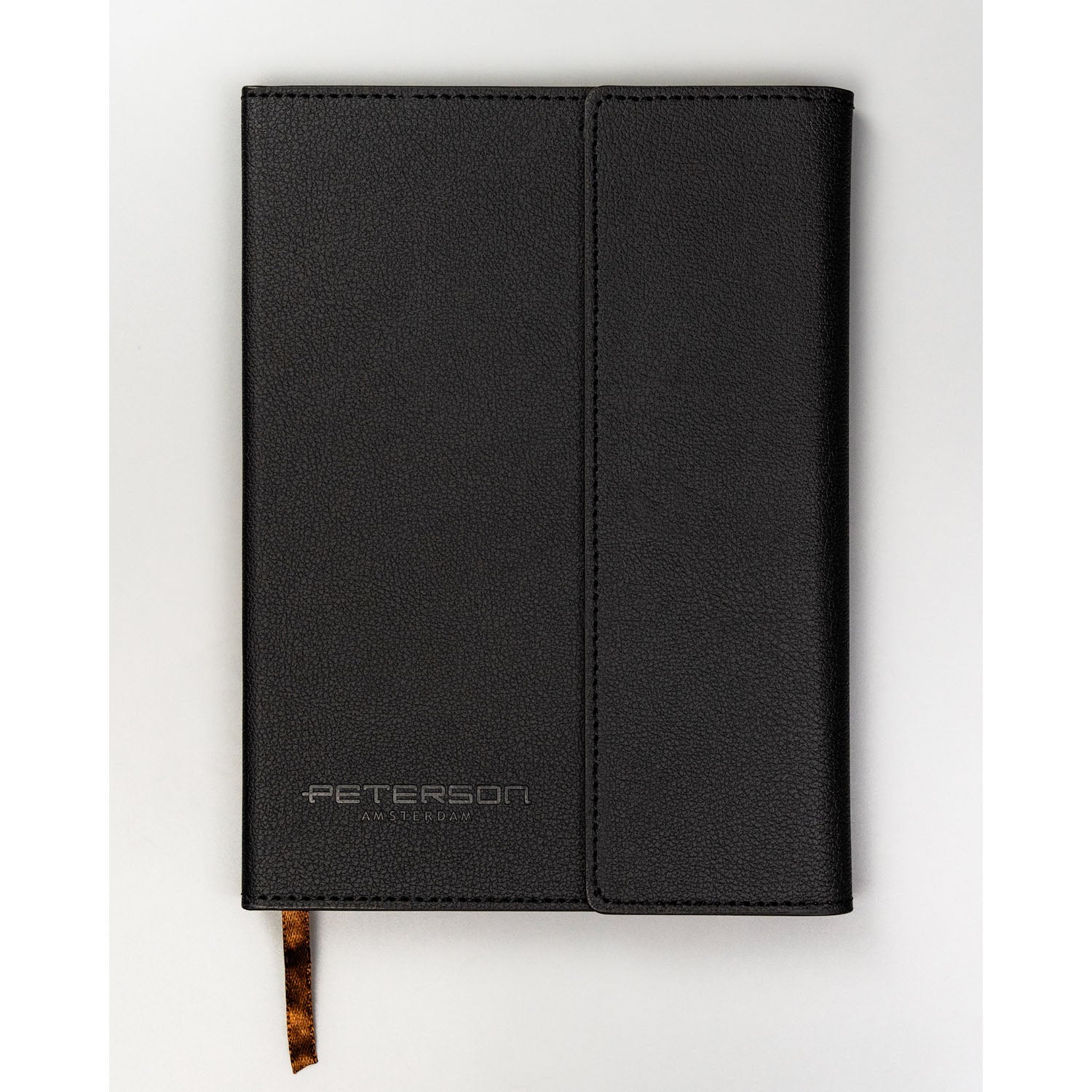 Dāvanu komplekts: melna līniju piezīmju grāmatiņa un melna eleganta pildspalva