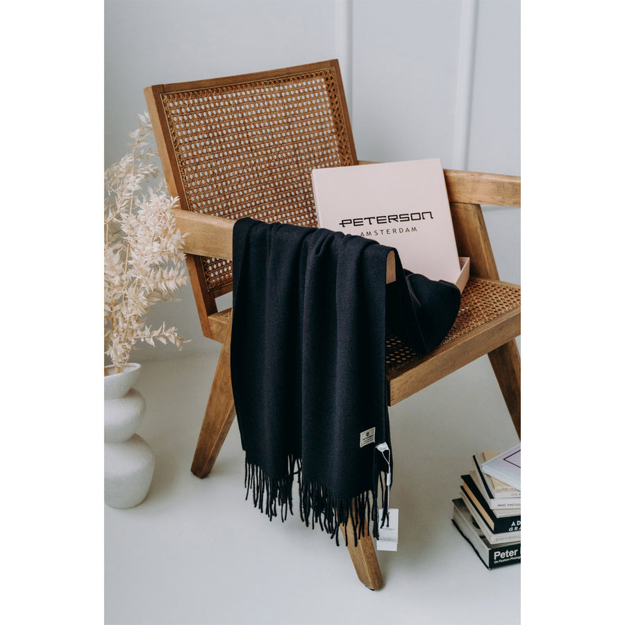 Eleganta melna šalle - Peterson P53