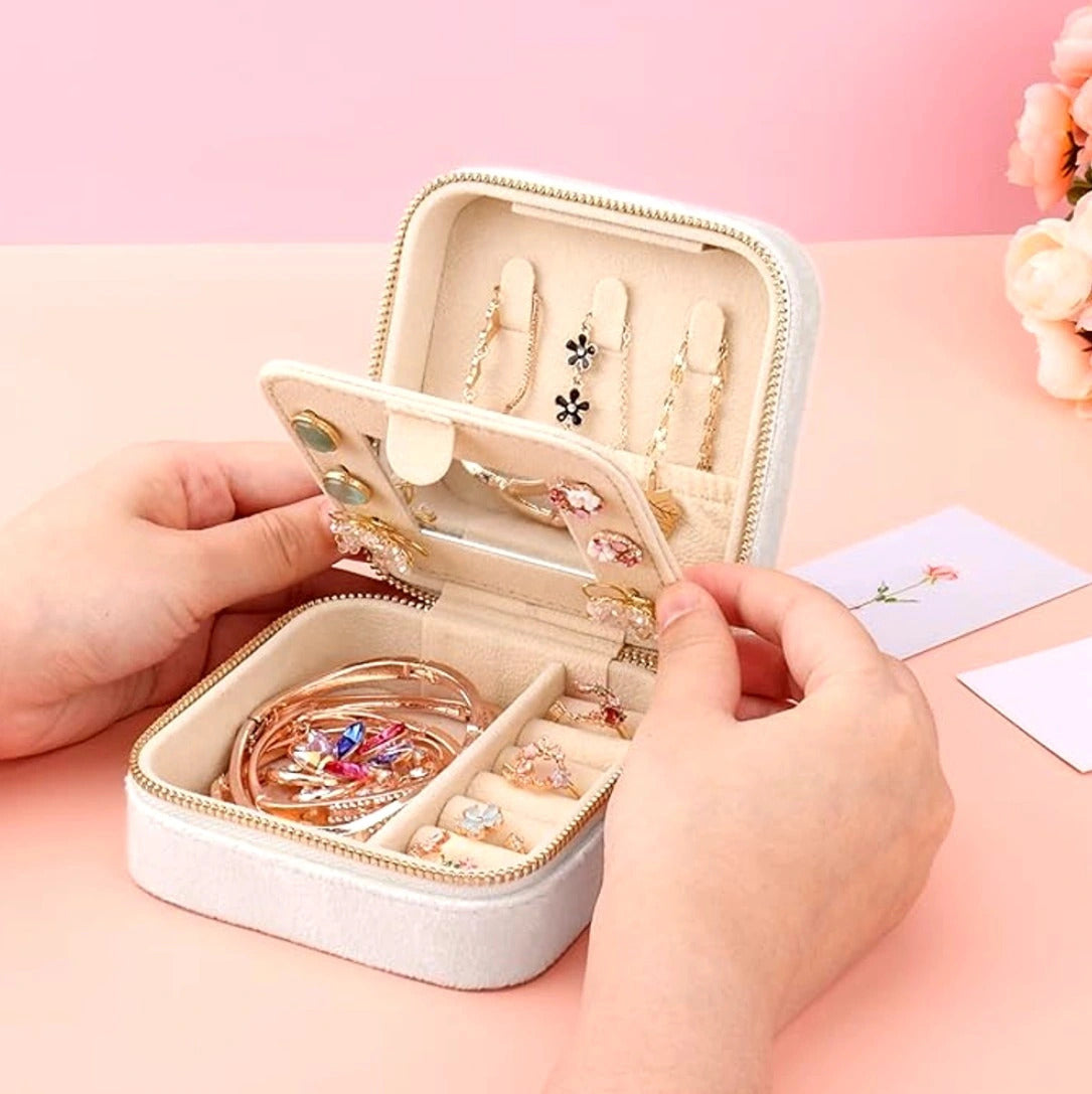 Kosmētikas rotaslietu kastīte FD127 balta