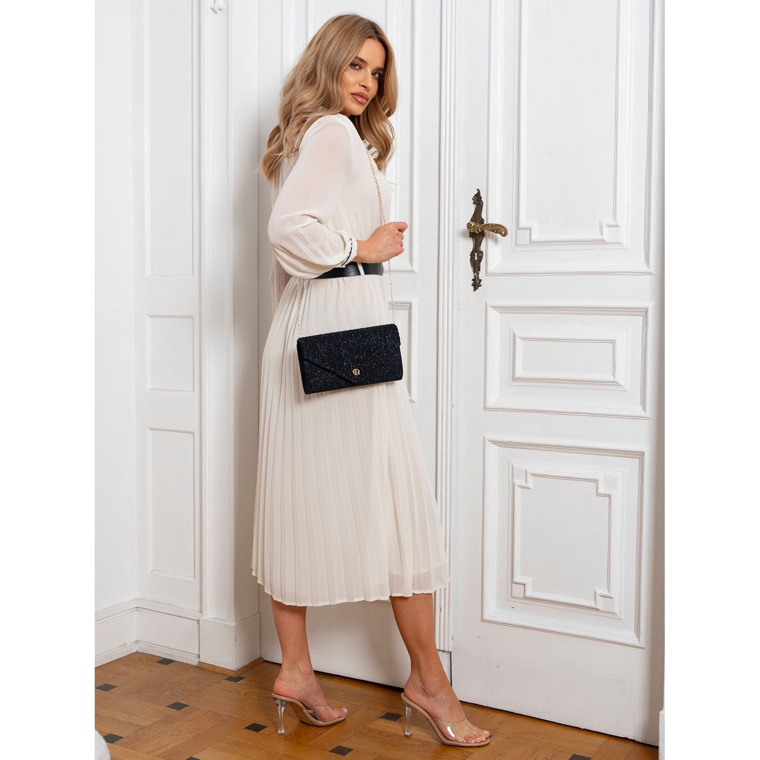 Sieviešu rokassoma, zila, ar ķēdīti R574