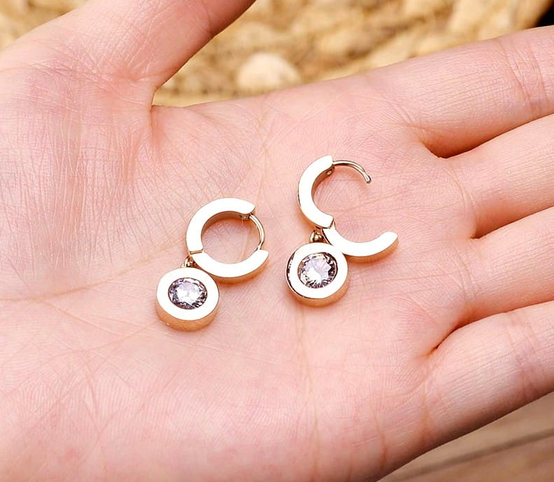 SIEVIEŠU AUSKARI N8