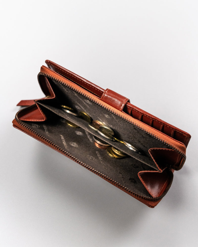 Sieviešu maks Peterson P262 D637