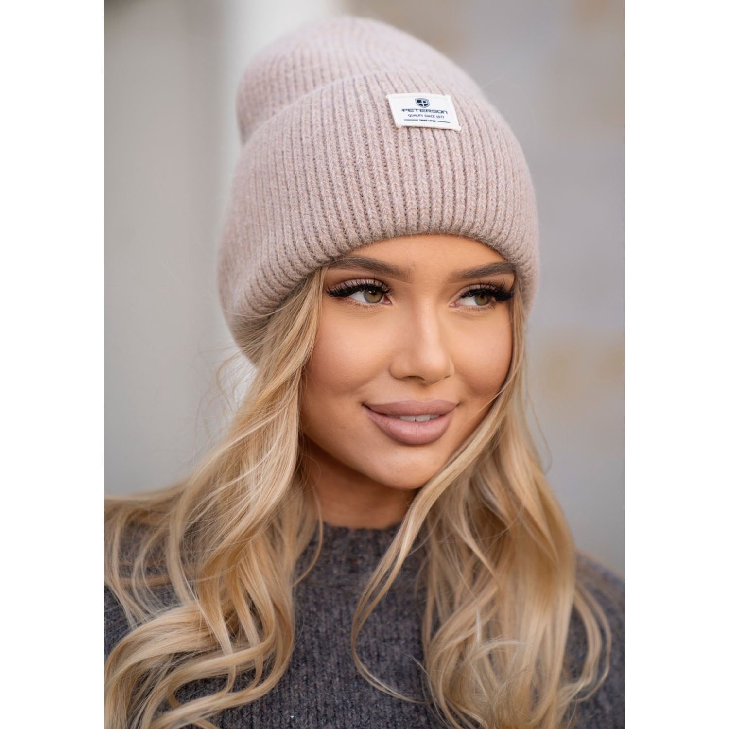 Cepure sievietēm Peterson, tumši smilšu krāsā S27