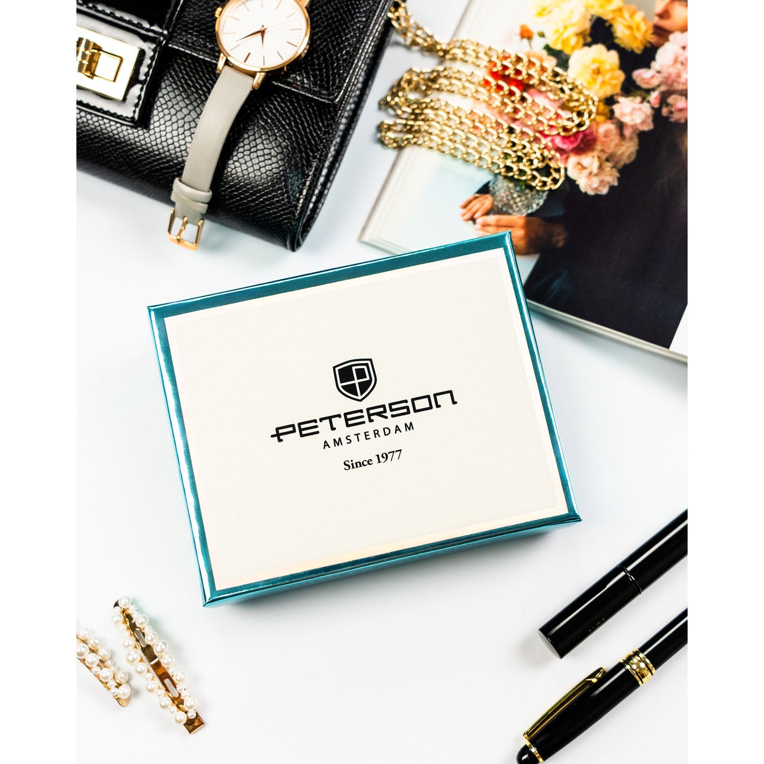 Vidēja izmēra sieviešu maks Peterson, bēšs 2579