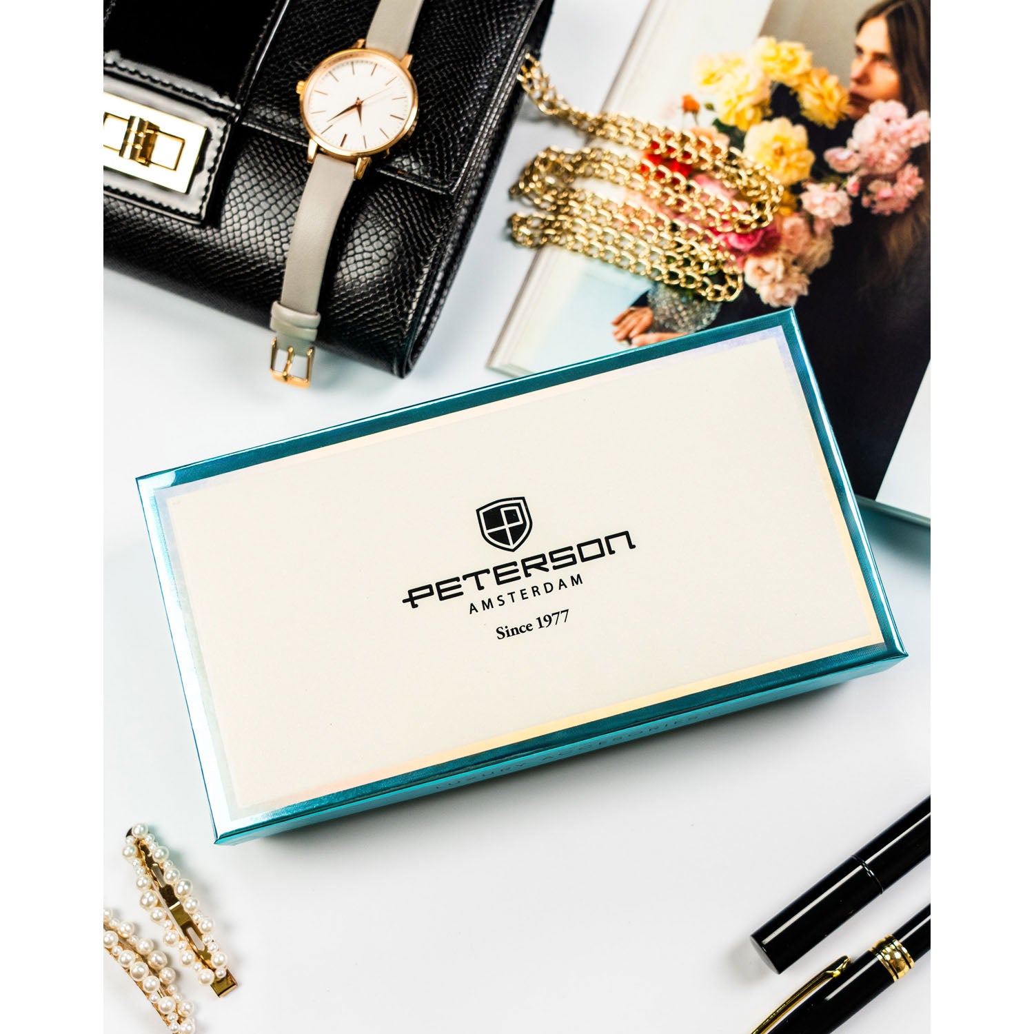 Vidēja izmēra sieviešu maks Peterson, bēšs 2333