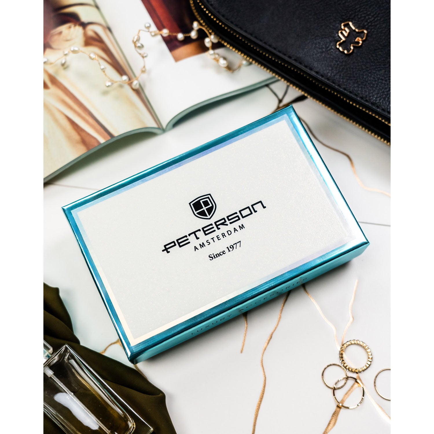 Vidēja izmēra sieviešu maks Peterson, brūns PT91