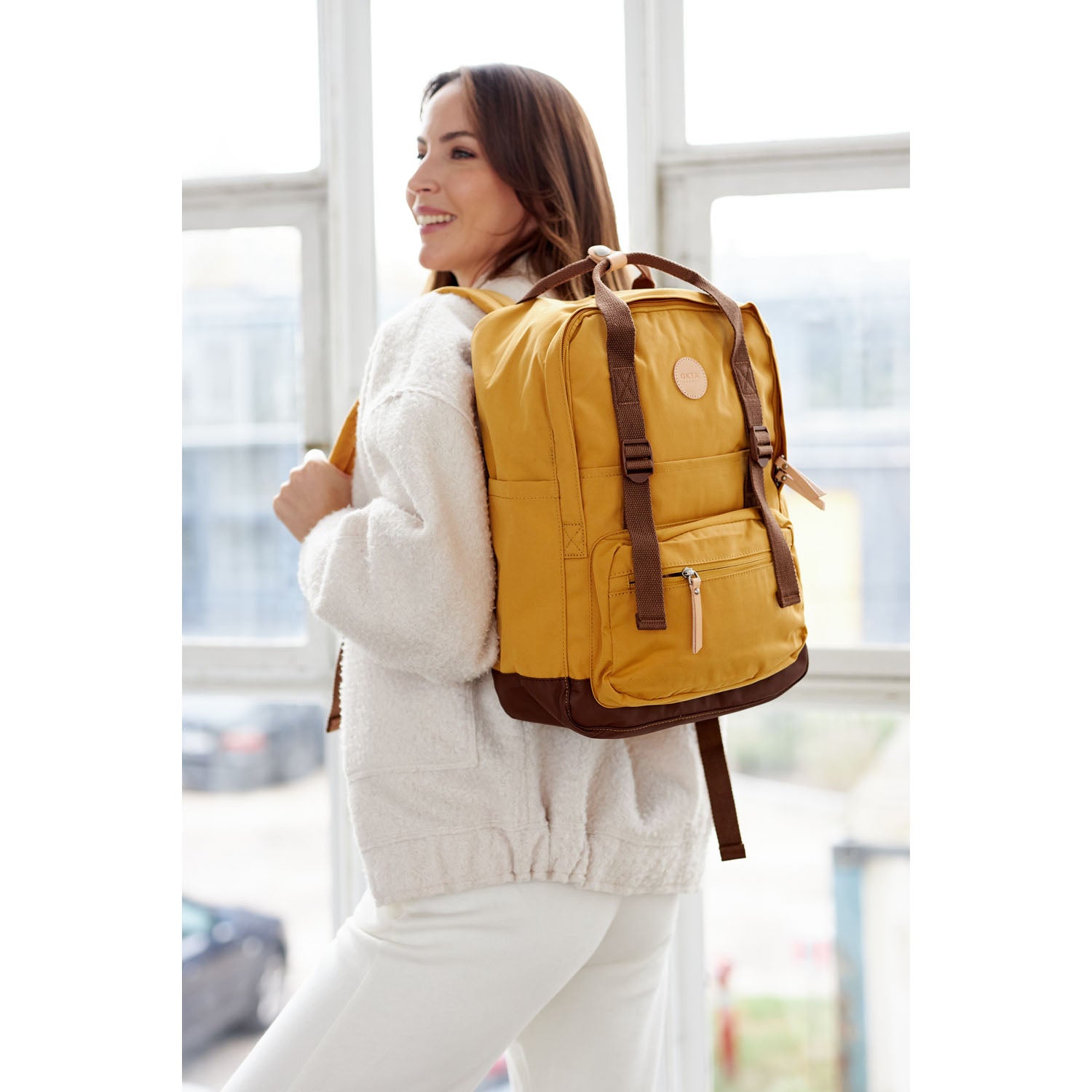 Pilsētas mugursoma ar nodalījumu klēpjdatoram Himawari, dzeltenbrūna