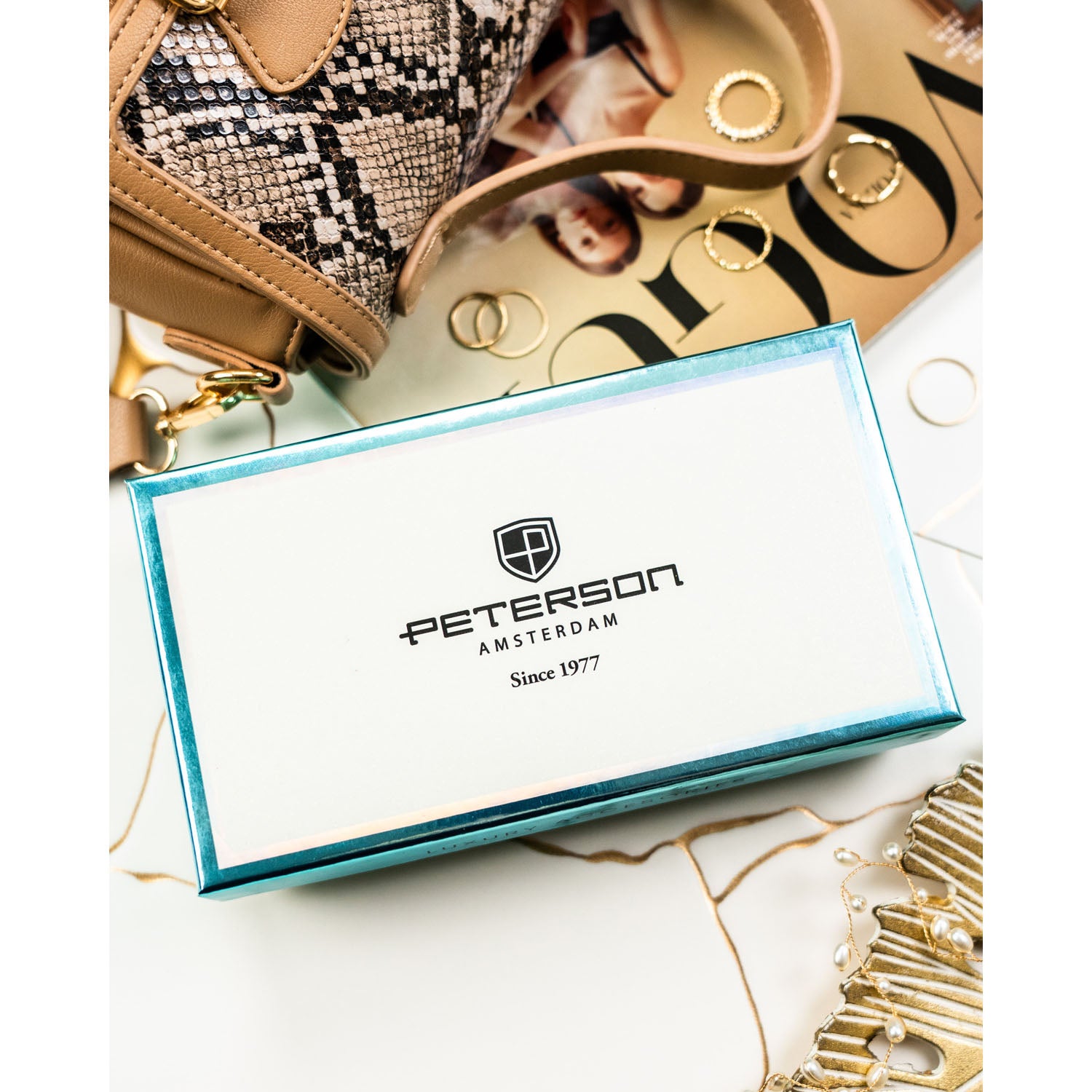 Vidēja izmēra sieviešu maks Peterson, ziedu raksts PT76