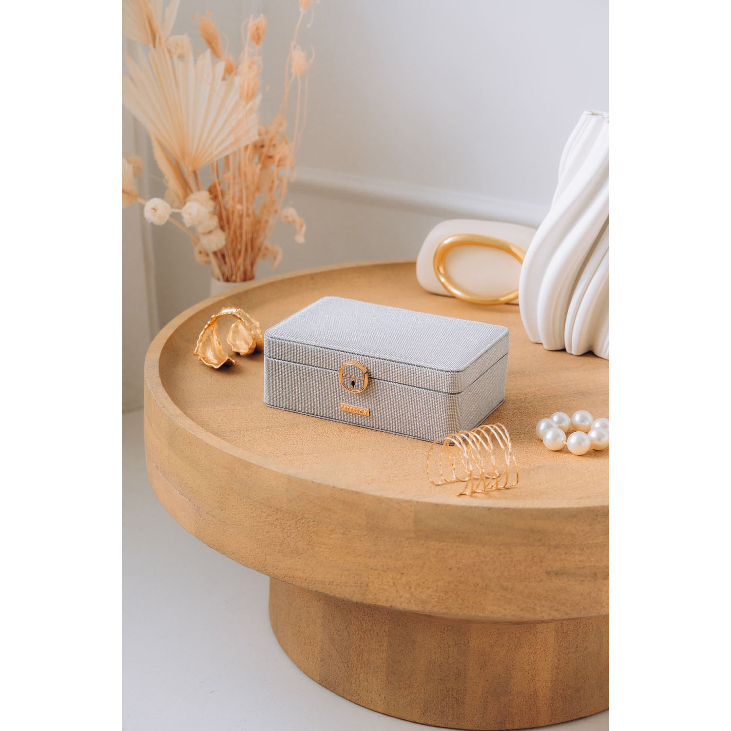 Rotaslietu kastīte Peterson, pelēkā krāsā.