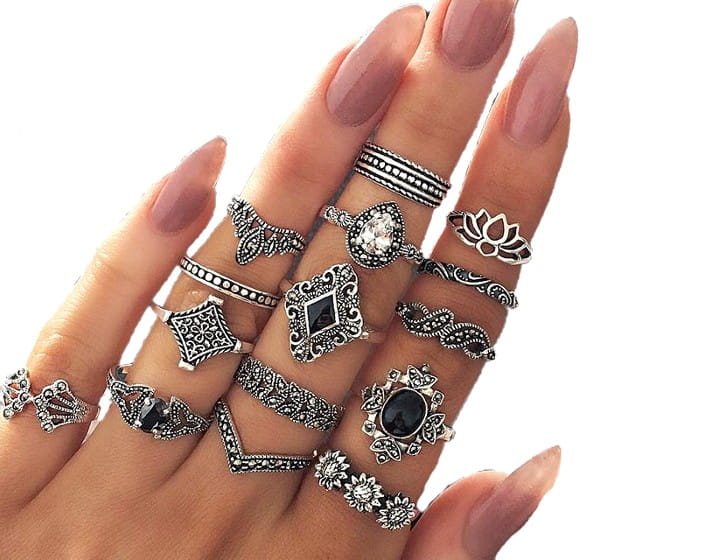 Antīku sudraba gredzenu komplekts