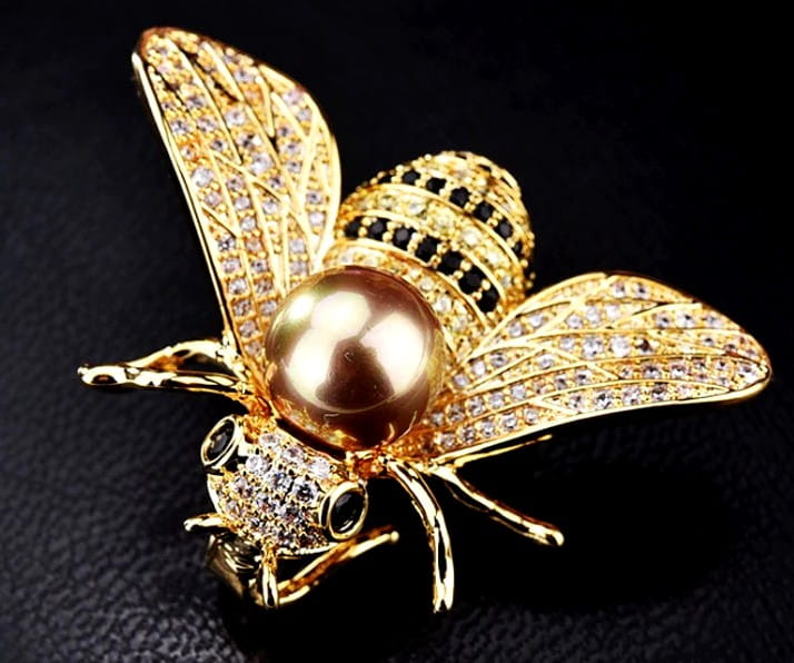 Broša sievietēm - bite B69