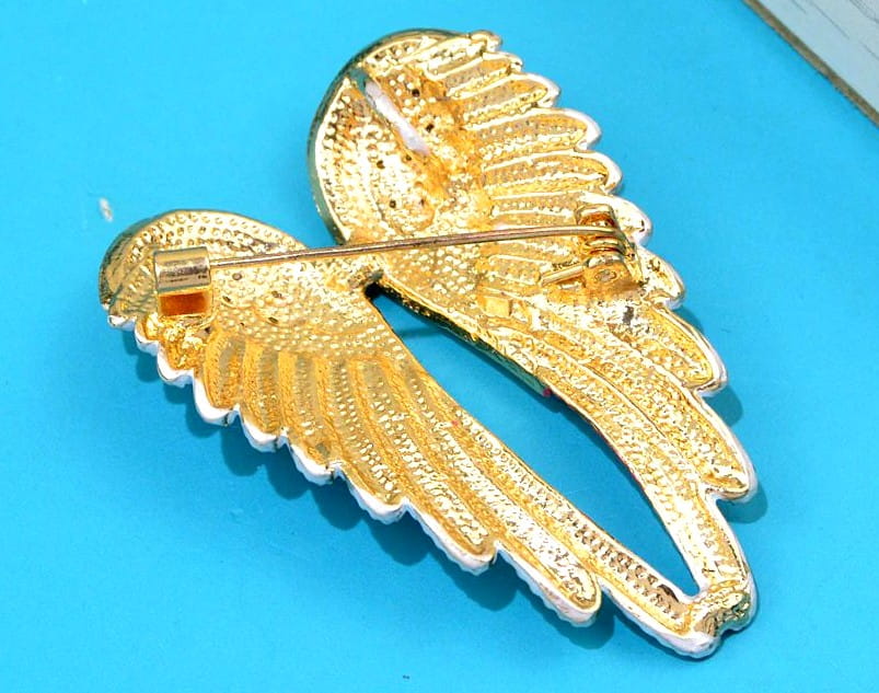 Broša sievietēm - spārniņi R110