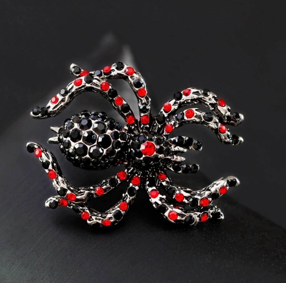 Sieviešu piespraude - zirneklis A56