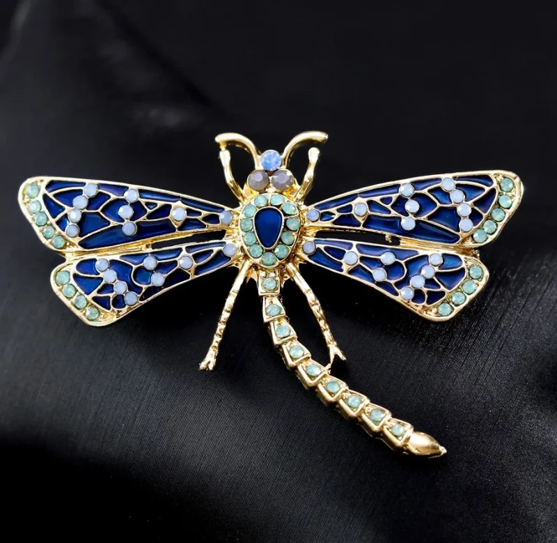 krāsaina spāres piespraude