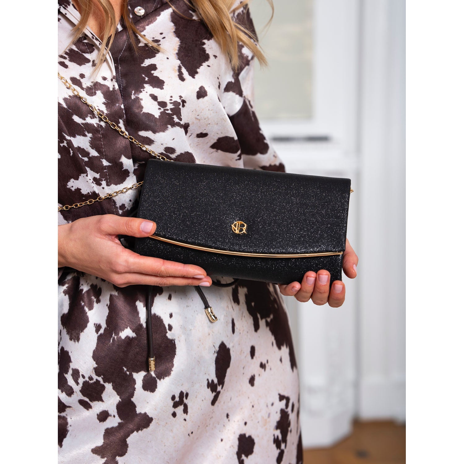 Vakara sieviešu rokassoma, melna, sintētisks materiāls R2