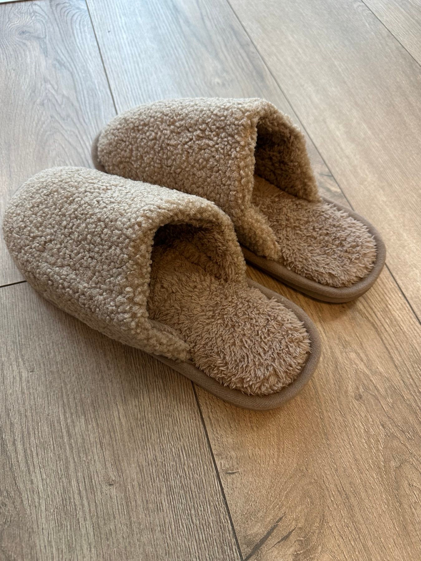 Vīriešu siltās čības ar mīkstu oderi, bēšas