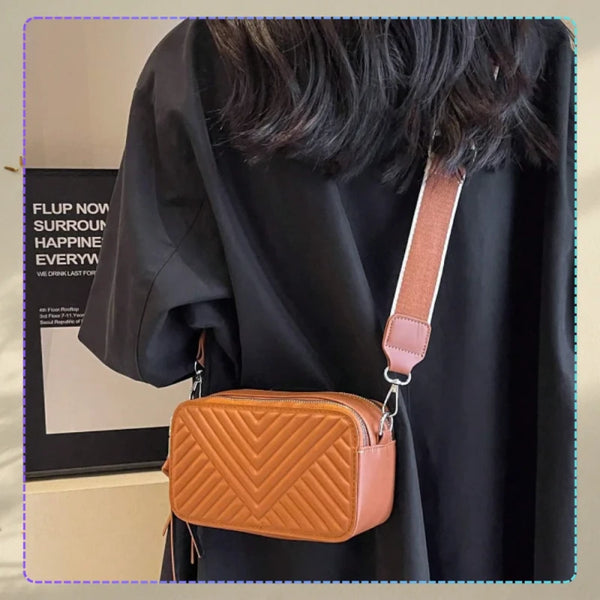 Sieviešu rokassoma D14, brūna R300