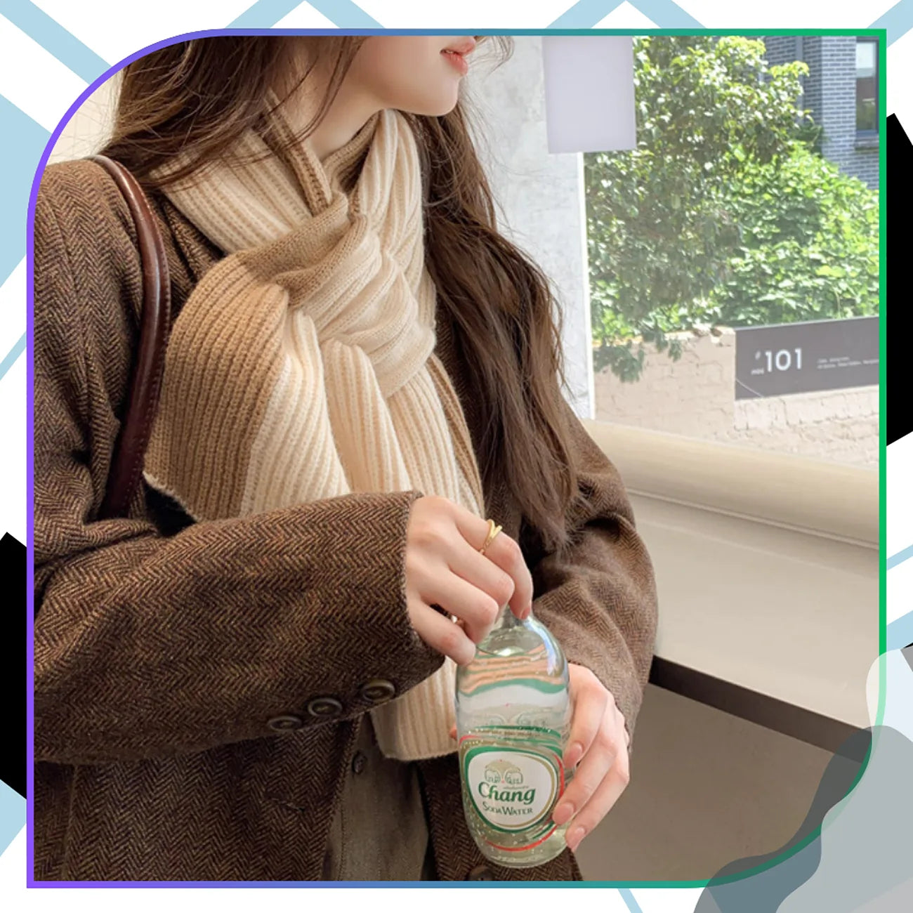 Sieviešu silta divu krāsu šalle, smilšu krāsā