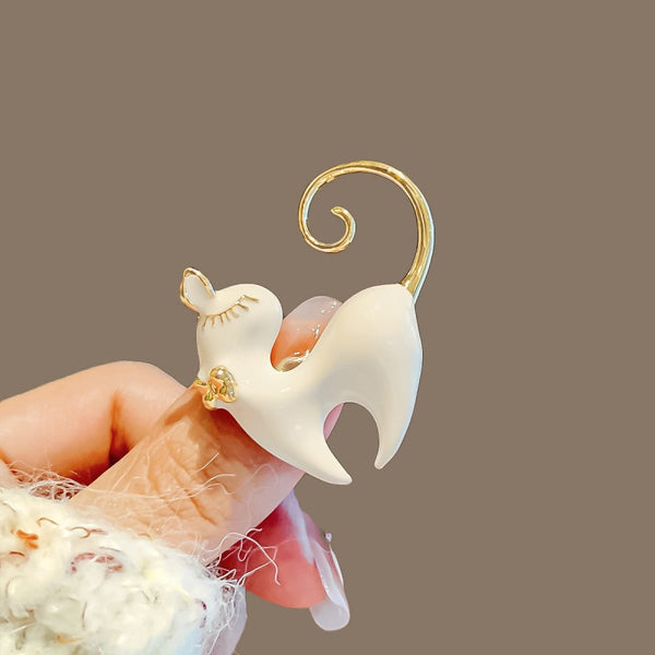 Dekoratīvā piespraude "Baltais kaķis"