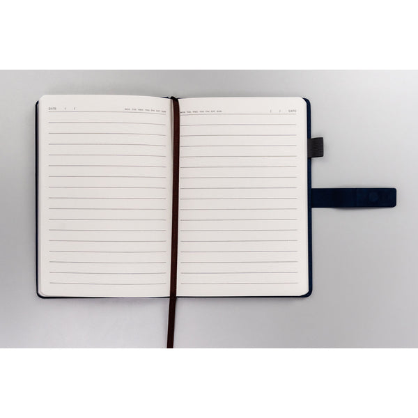 Dāvanu komplekts: A5 piezīmju grāmatiņa (zila) un pildspalva (melna tinte)