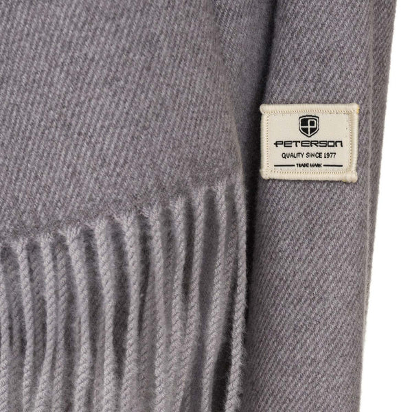 Eleganta pelēka šalle ar bārkstīm - Peterson P56