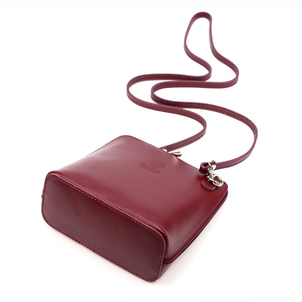 Barberinis 1702 bordo spalvos odinė rankinė bordo