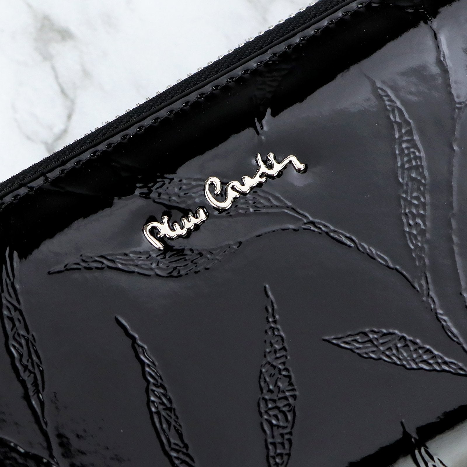 Pierre Cardin 02 LEAF-N 118 juoda lakuotos odos piniginė czarny