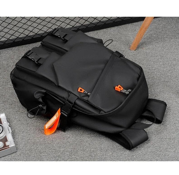 Mugursoma atpūtai, 20-35 l, melna
