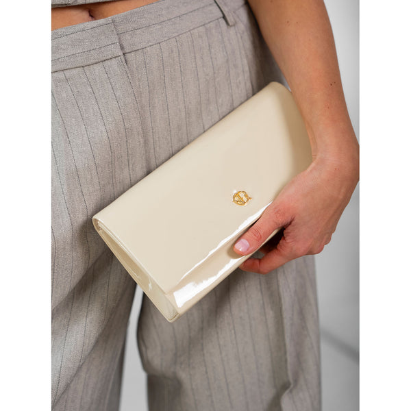 Sieviešu eleganta rokassoma, bēšā krāsā, mākslīgā āda. R560