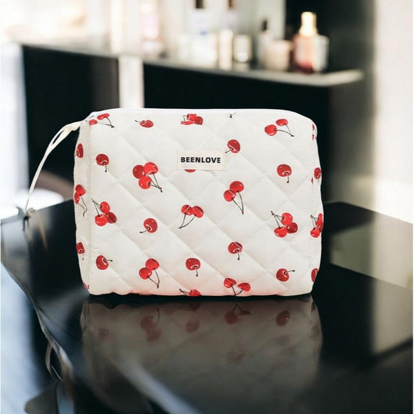 Sieviešu kosmētikas somiņa ar ķiršiem 19 cm x 24 cm KS124