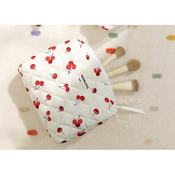 Sieviešu kosmētikas somiņa ar ķiršiem 19 cm x 24 cm KS124