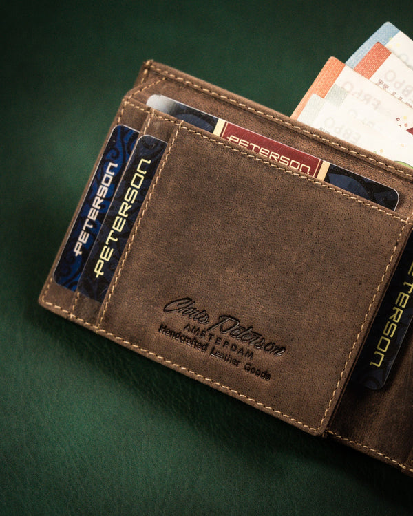 Vīriešu dabīgās ādas maks Peterson L38 D1414
