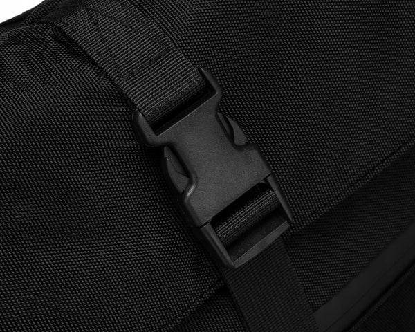 Melna sporta Peterson roll-top mugursoma ar regulējamām lencēm K17