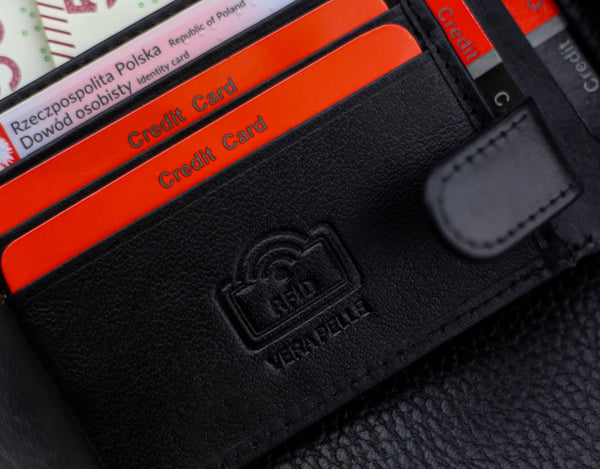 Vīriešu ādas maks Pierre Cardin ar RFID aizsardzību A323606