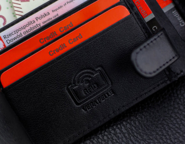 Vīriešu ādas maks Pierre Cardin ar RFID aizsardzību 323606 