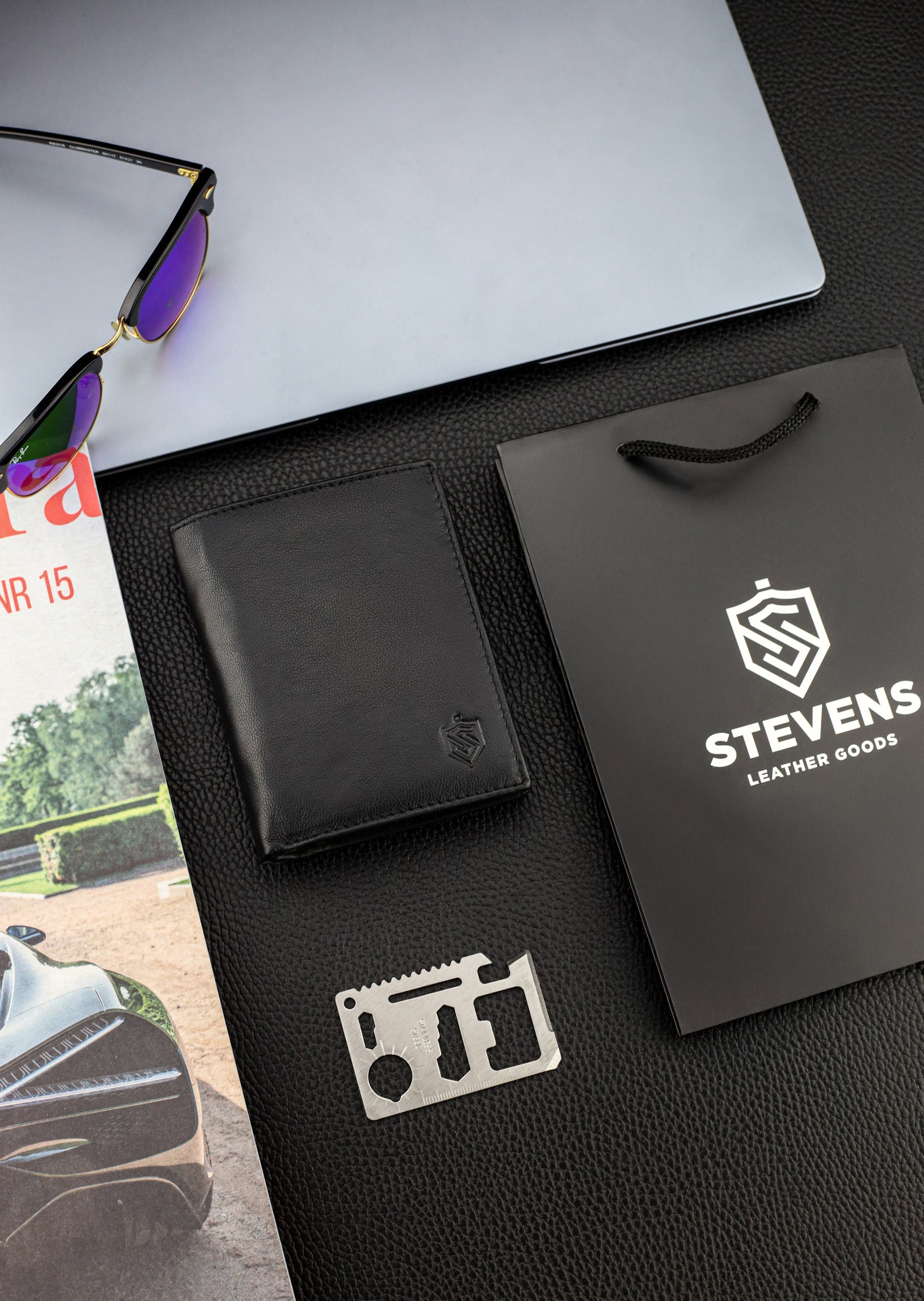 Dāvanu komplekts vīriešiem – STEVENS ādas maks ar RFID aizsardzību, izdzīvošanas karte un dāvanu maisiņš 326