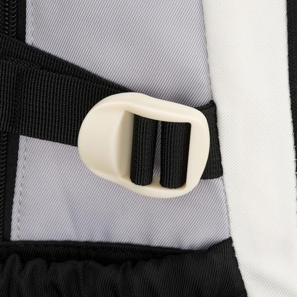 Vidēja izmēra unisex mugursoma Peterson, balta un melna